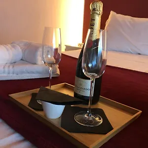 https://villa-martina.it-tuscanyhotel.com